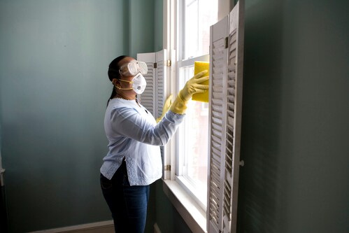 How Window Cleaning Boosts Curb Appeal for Retail Stores in Oklahoma City